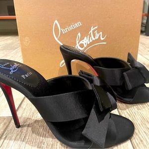 NEW- black satin 39.5 Christian Louboutin heel slides with bow 🎀🖤